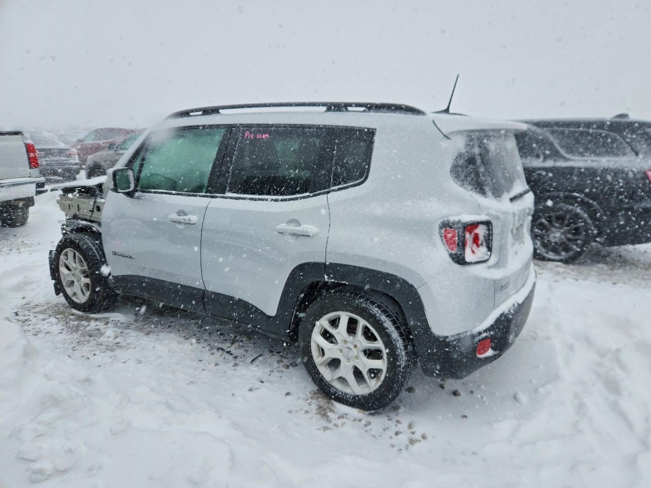 2018 Jeep Renegade Latitude - zdjęcie 2