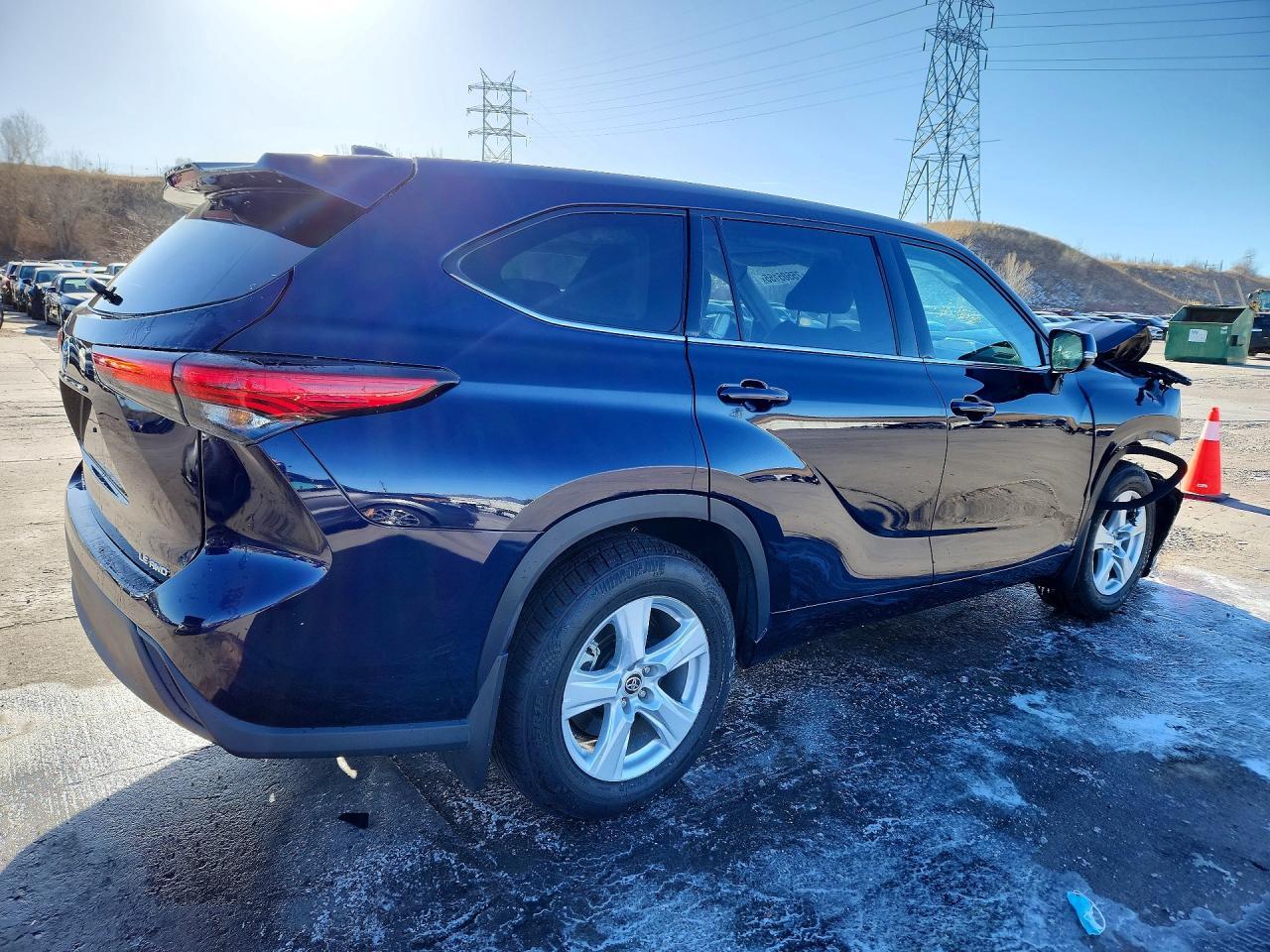 2020 Toyota Highlander Le - zdjęcie 3