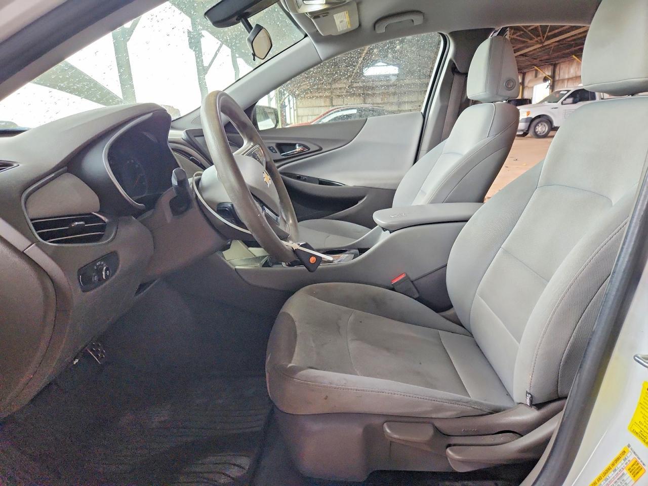 2017 Chevrolet Malibu Ls - zdjęcie 7