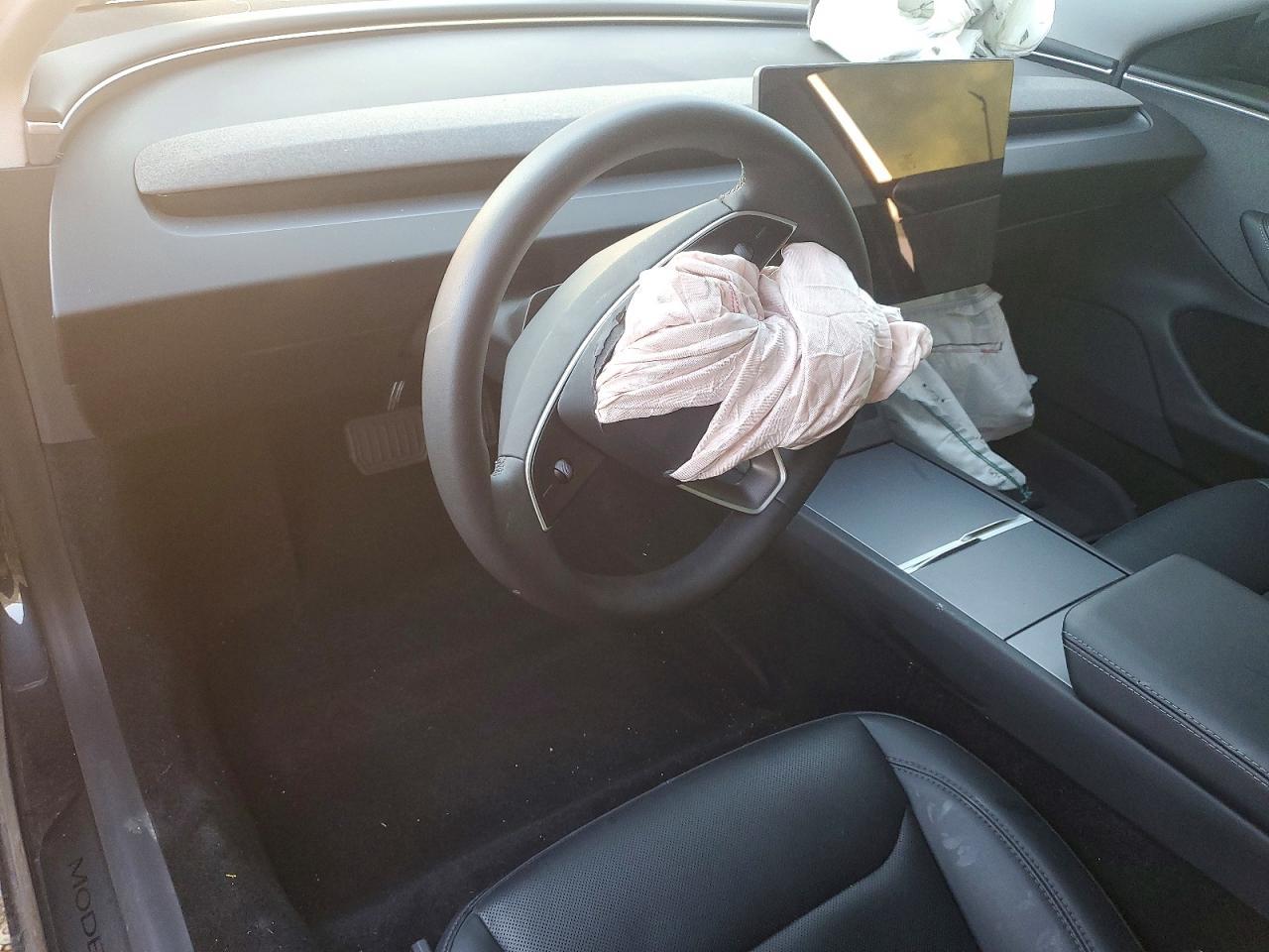2024 Tesla Model 3 - zdjęcie 8