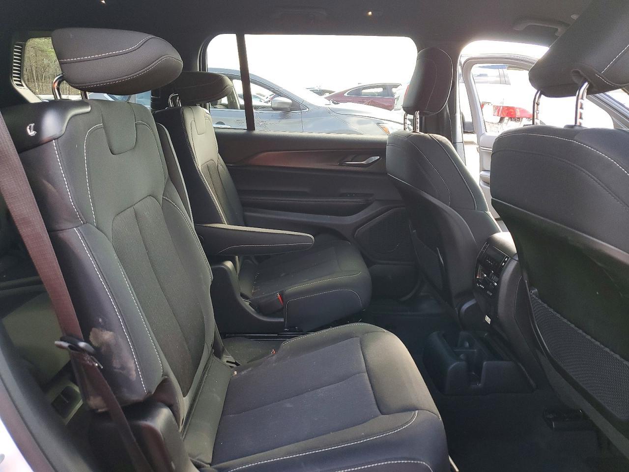 2025 Jeep Grand Cherokee L Laredo - zdjęcie 11