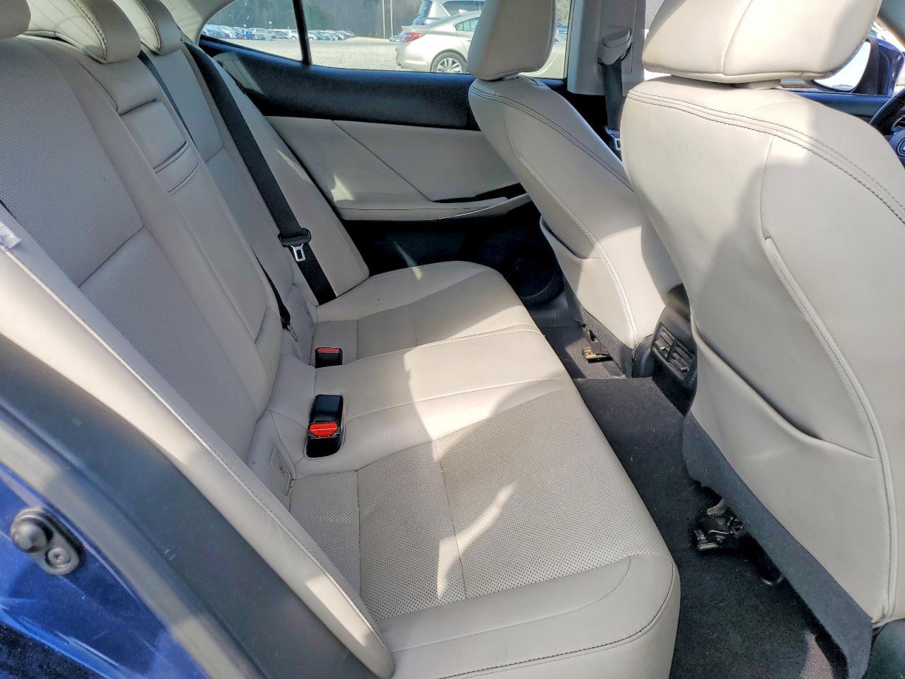 2015 Lexus Is 250 - zdjęcie 10