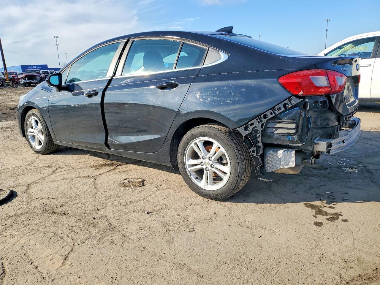 2018 Chevrolet Cruze Lt - zdjęcie 2