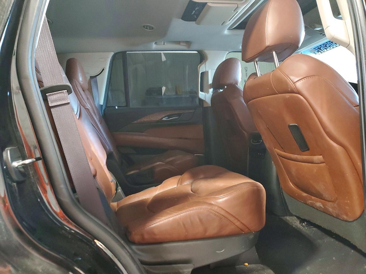 2017 Cadillac Escalade Premium Luxury - zdjęcie 11