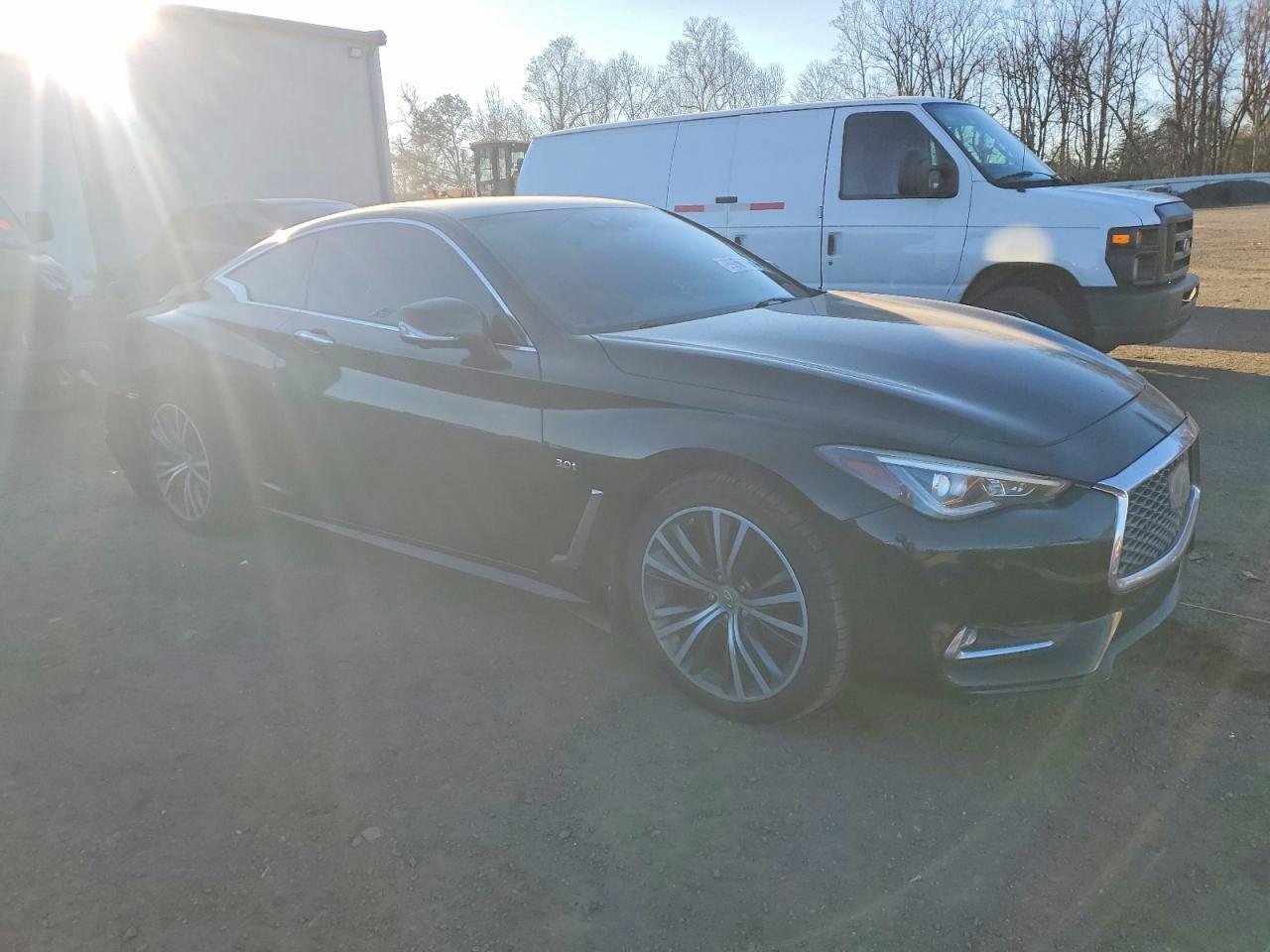 2017 Infiniti Q60 Premium - zdjęcie 4