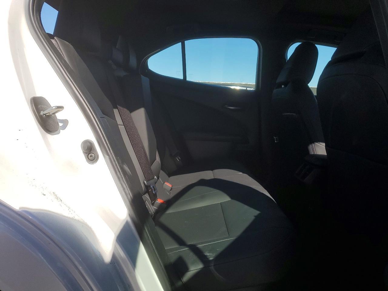 2025 Lexus Ux 300H Base - zdjęcie 11