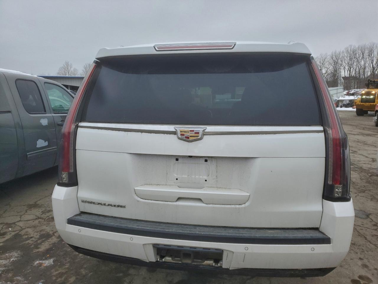 2016 Cadillac Escalade Luxury - zdjęcie 6