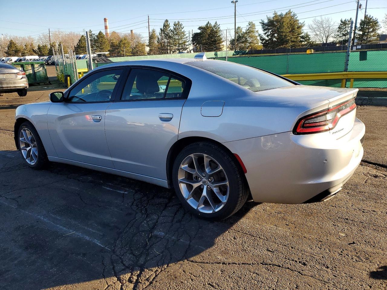 2021 Dodge Charger Sxt - zdjęcie 2
