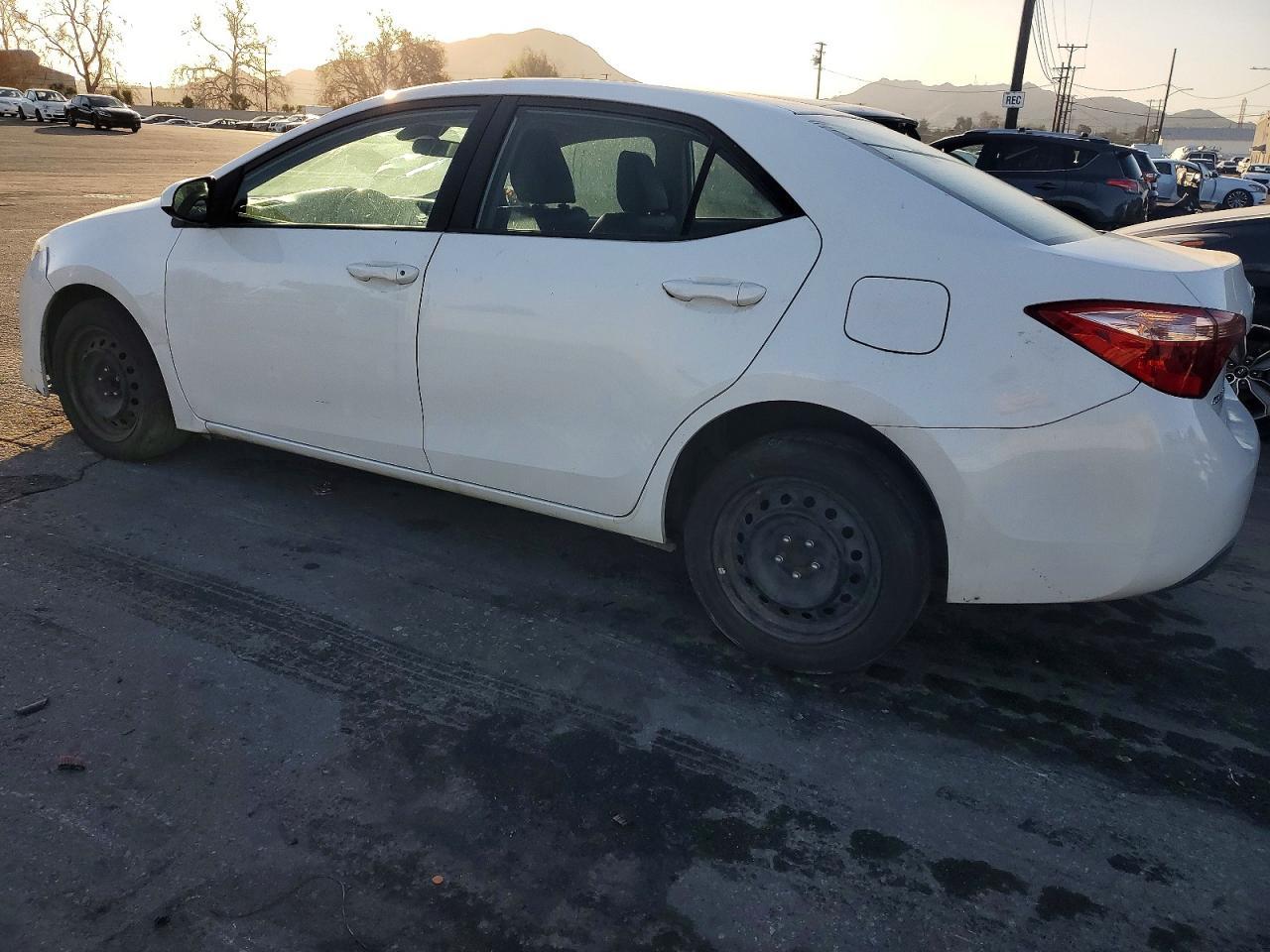 2018 Toyota Corolla L - zdjęcie 2