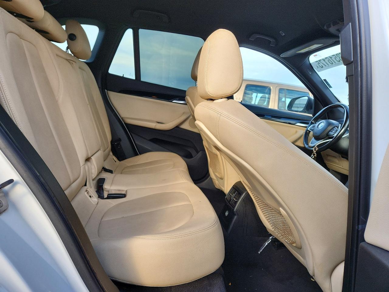 2017 BMW X1 xDrive28I - zdjęcie 10