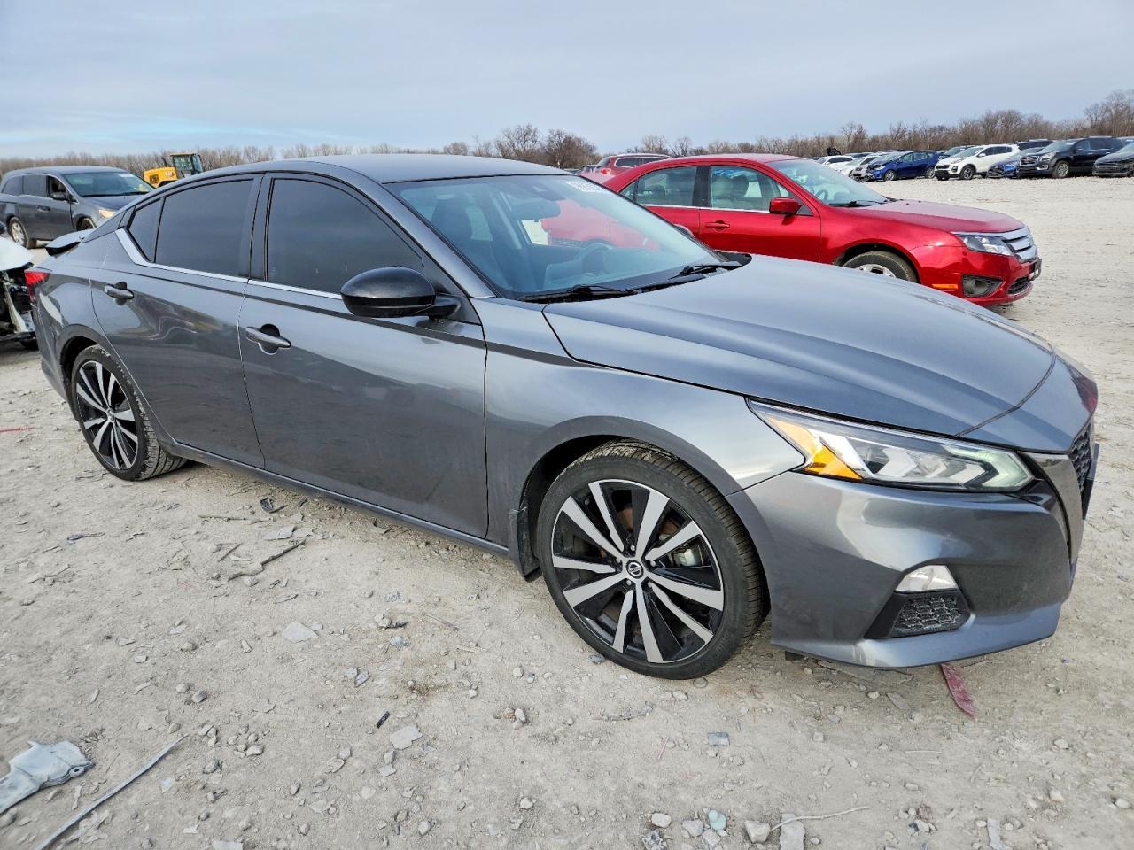 2022 Nissan Altima Sr - zdjęcie 4