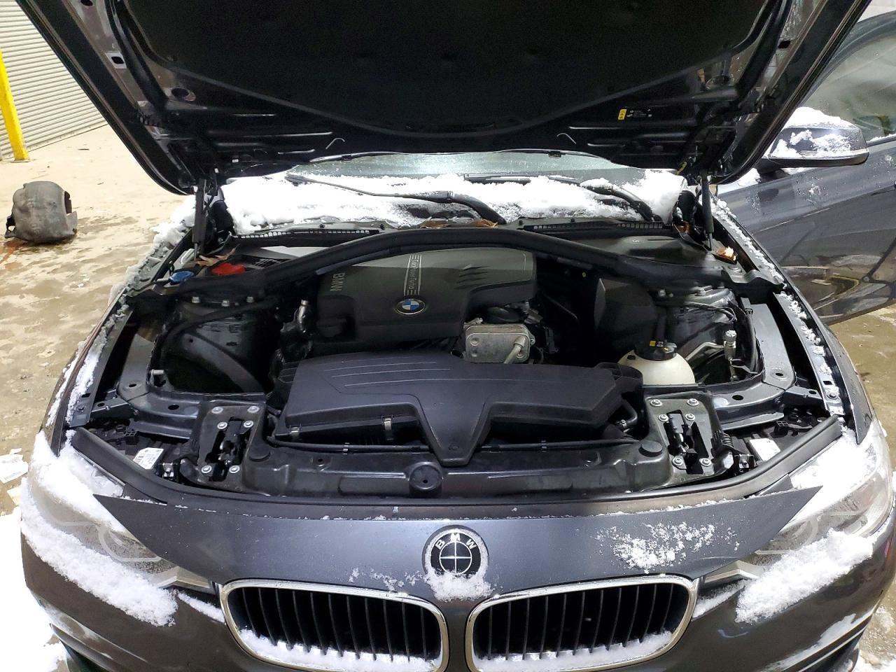 2018 BMW 320 Xi - zdjęcie 11