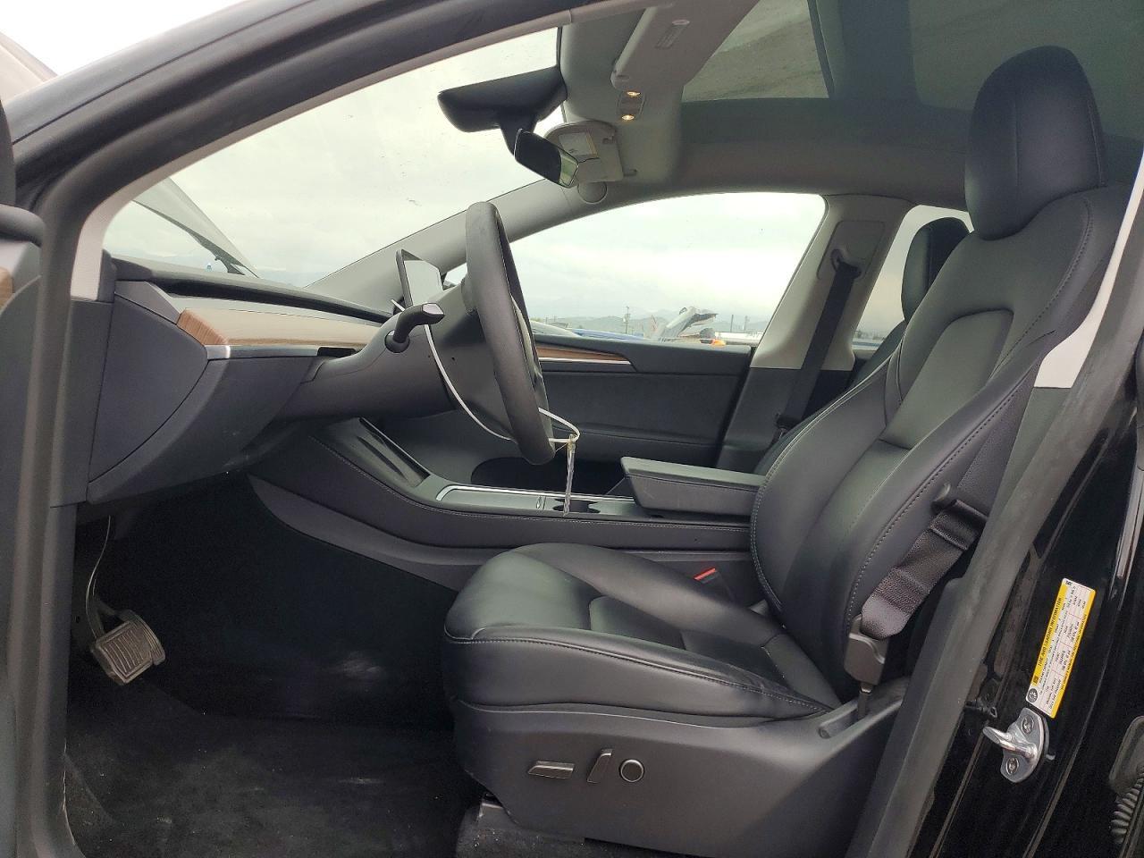 2024 Tesla Model Y - zdjęcie 7