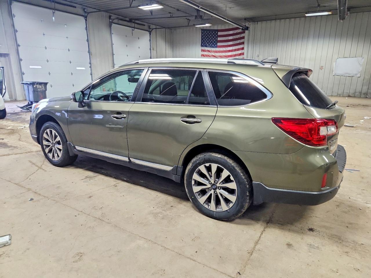 2017 Subaru Outback Touring - zdjęcie 2