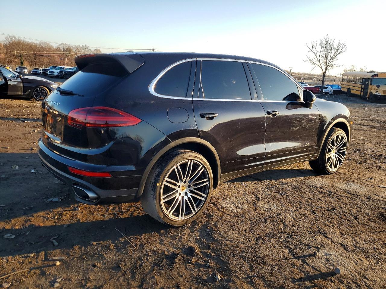 2016 Porsche Cayenne - zdjęcie 3
