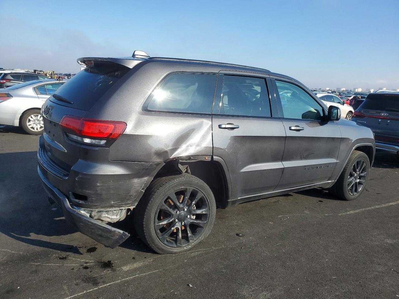 2018 Jeep Grand Cherokee Laredo - zdjęcie 3