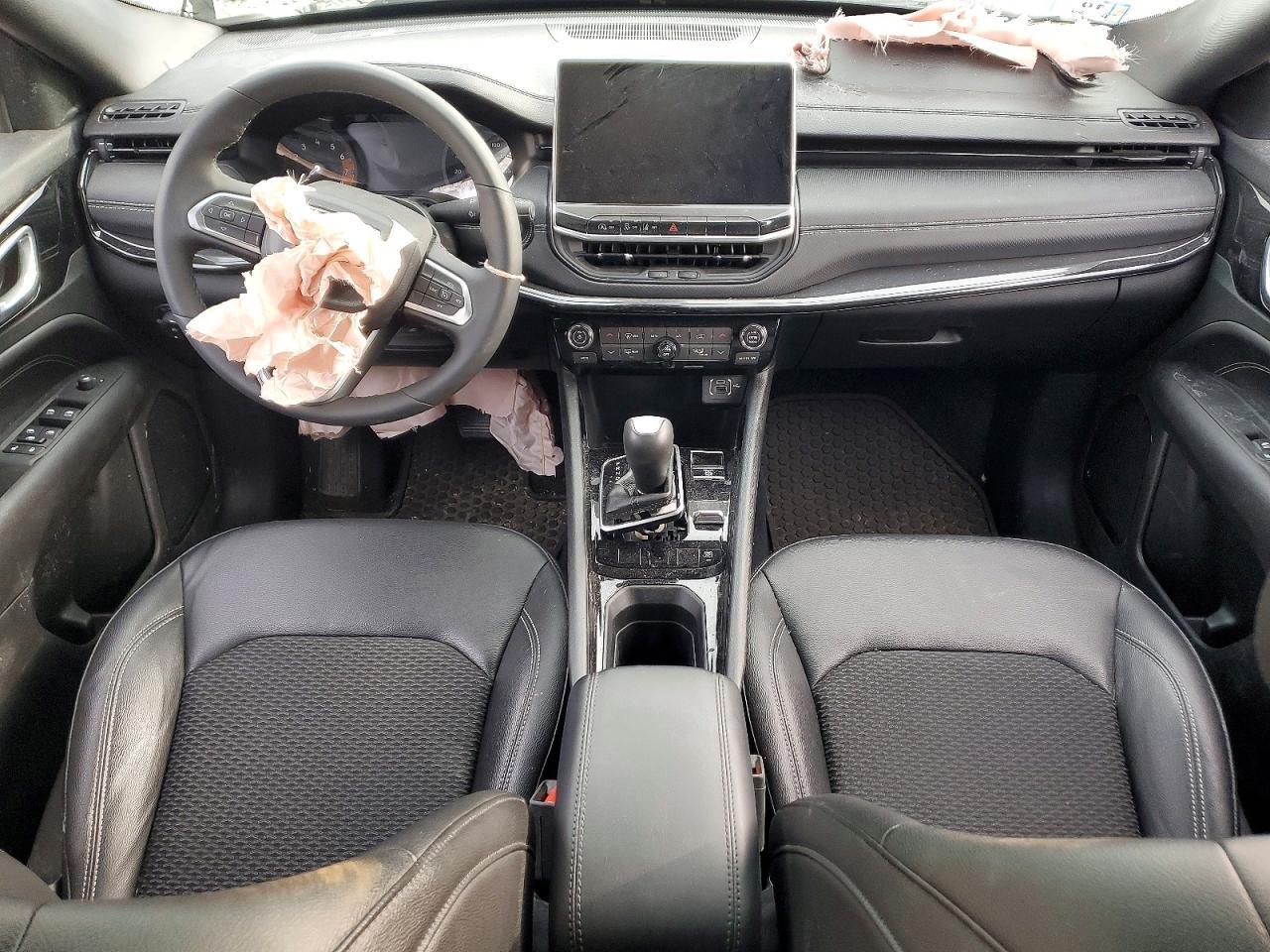2024 Jeep Compass Latitude - zdjęcie 8