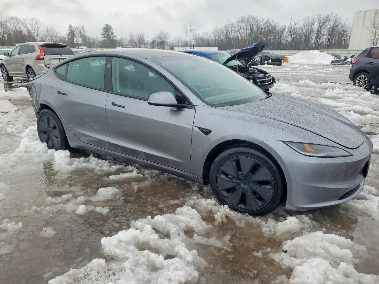 2025 Tesla Model 3 - zdjęcie 4