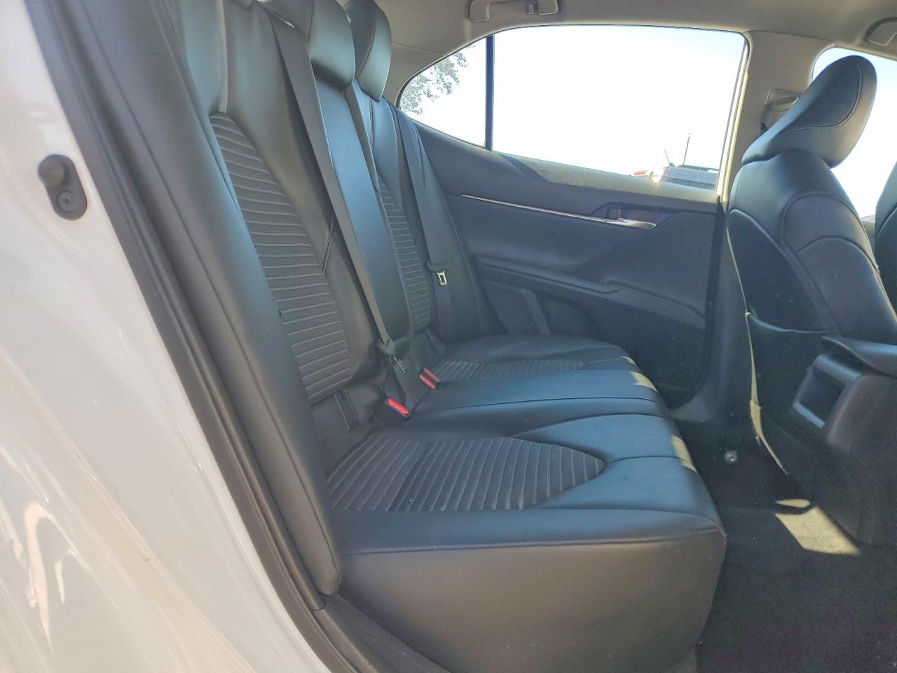 2022 Toyota Camry Se - zdjęcie 10