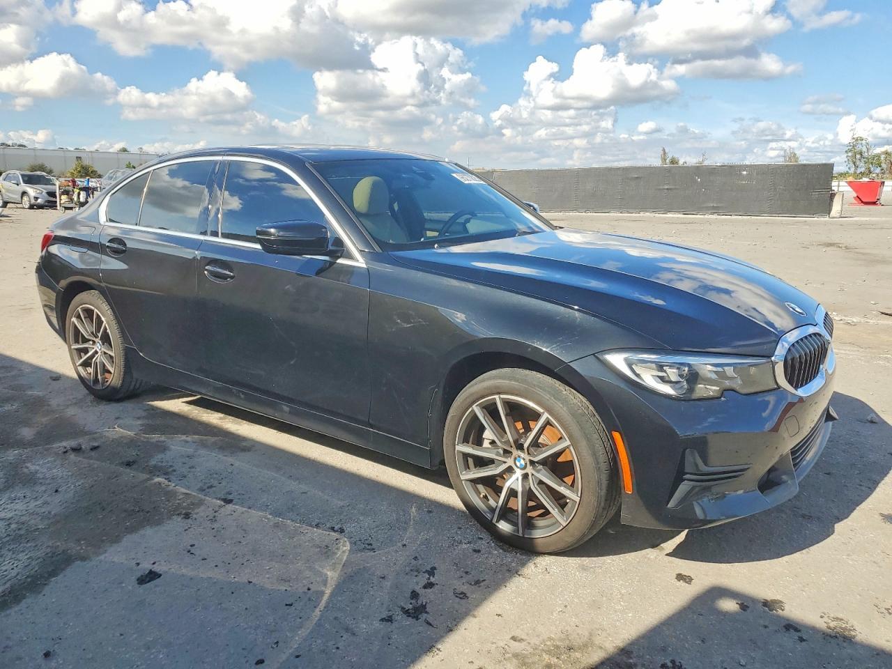 2021 BMW 330E - zdjęcie 4