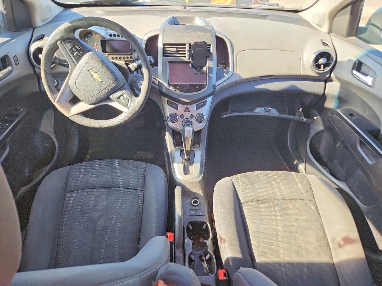 2016 Chevrolet Sonic Lt - zdjęcie 8