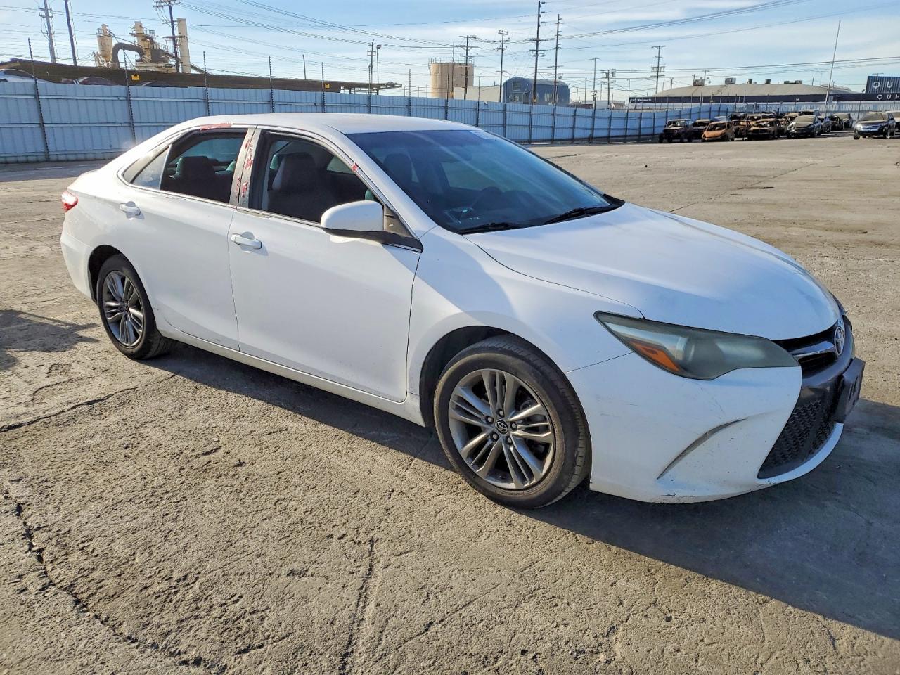 2015 Toyota Camry Le - zdjęcie 4