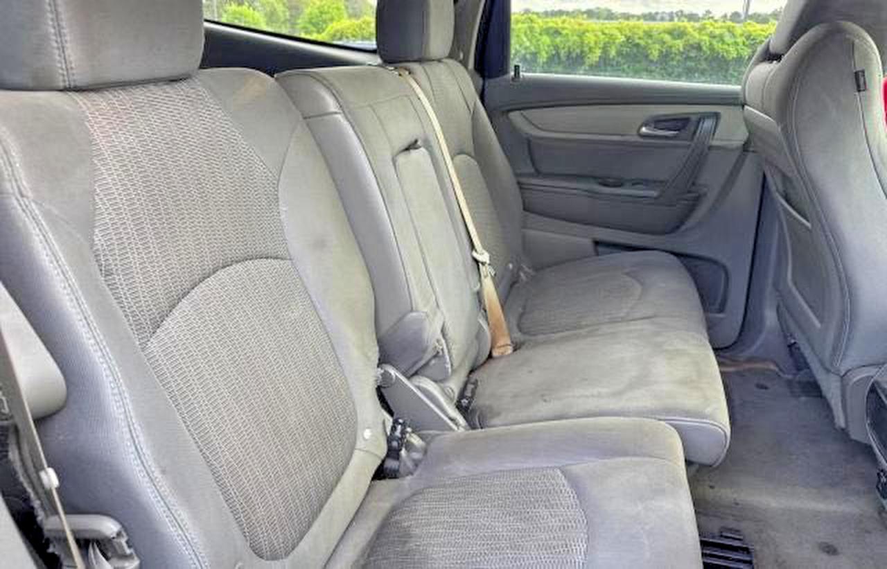 2015 Chevrolet Traverse Ls - zdjęcie 6