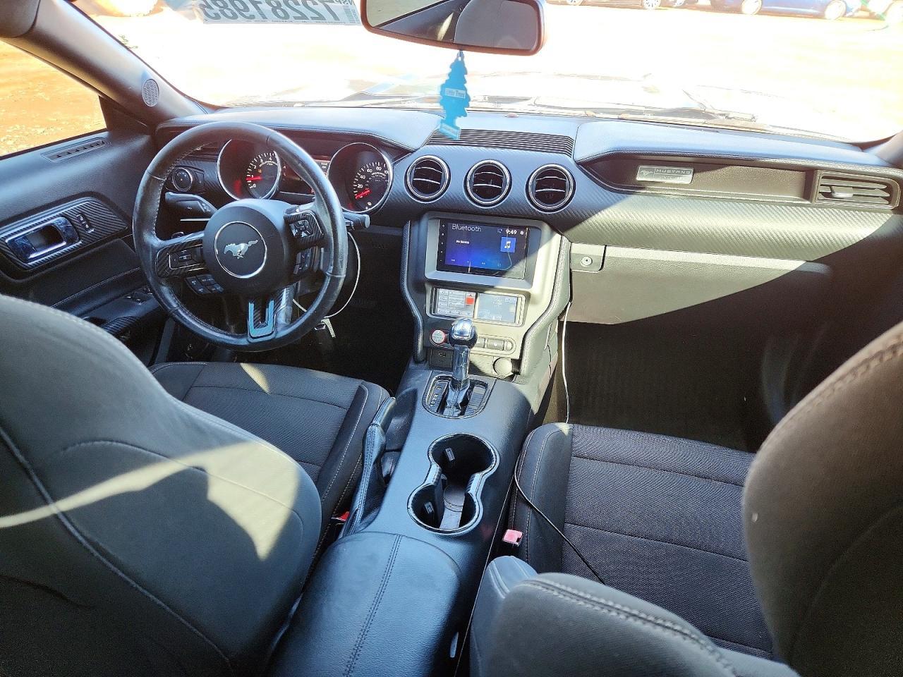 2016 Ford Mustang - zdjęcie 8