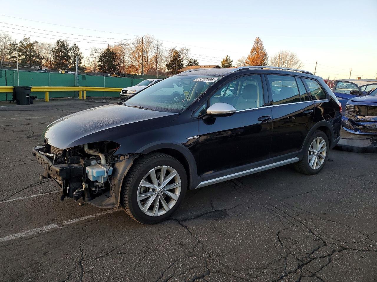 2017 Volkswagen Golf Alltrack S - zdjęcie główne