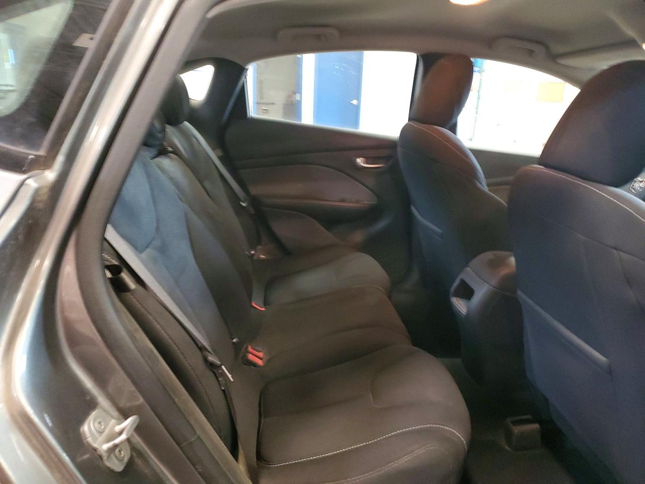 2013 Dodge Dart Sxt - zdjęcie 10