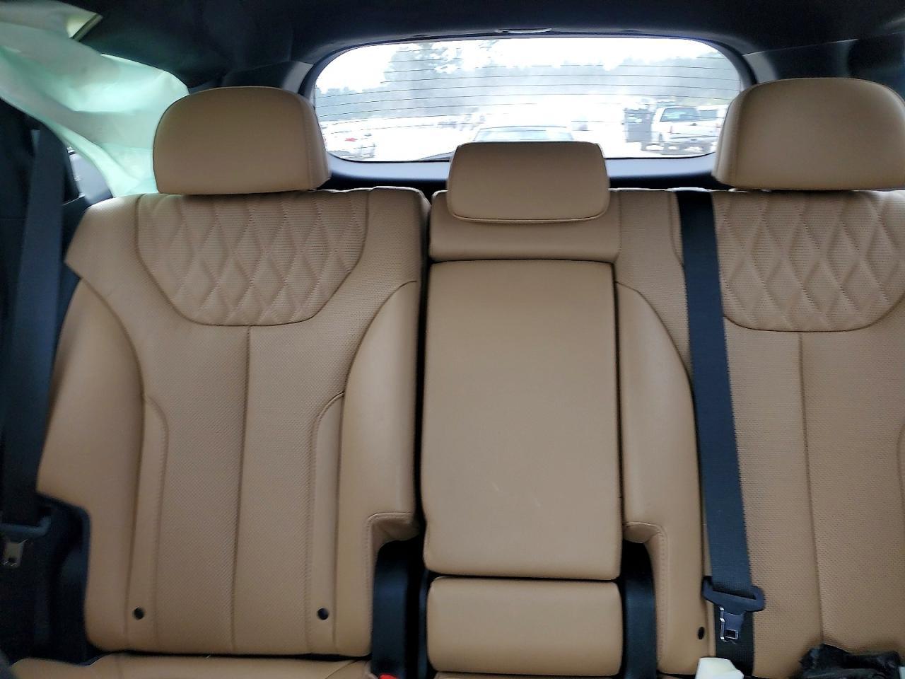 2023 Hyundai Santa Fe Calligraphy - zdjęcie 10