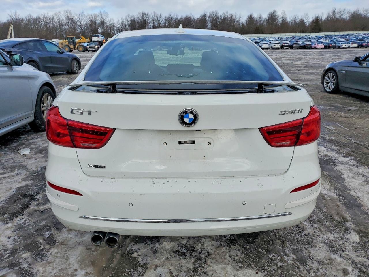 2018 BMW 330 Xigt - zdjęcie 6