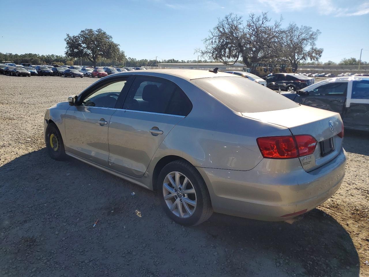 2013 Volkswagen Jetta Se - zdjęcie 2