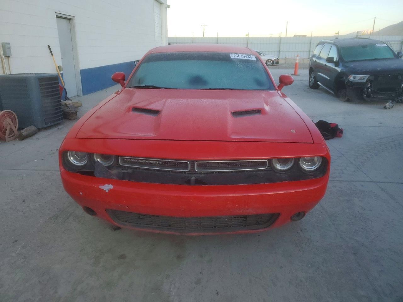 2016 Dodge Challenger Sxt - zdjęcie 5