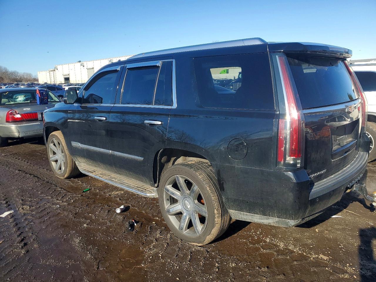 2016 Cadillac Escalade Luxury - zdjęcie 3