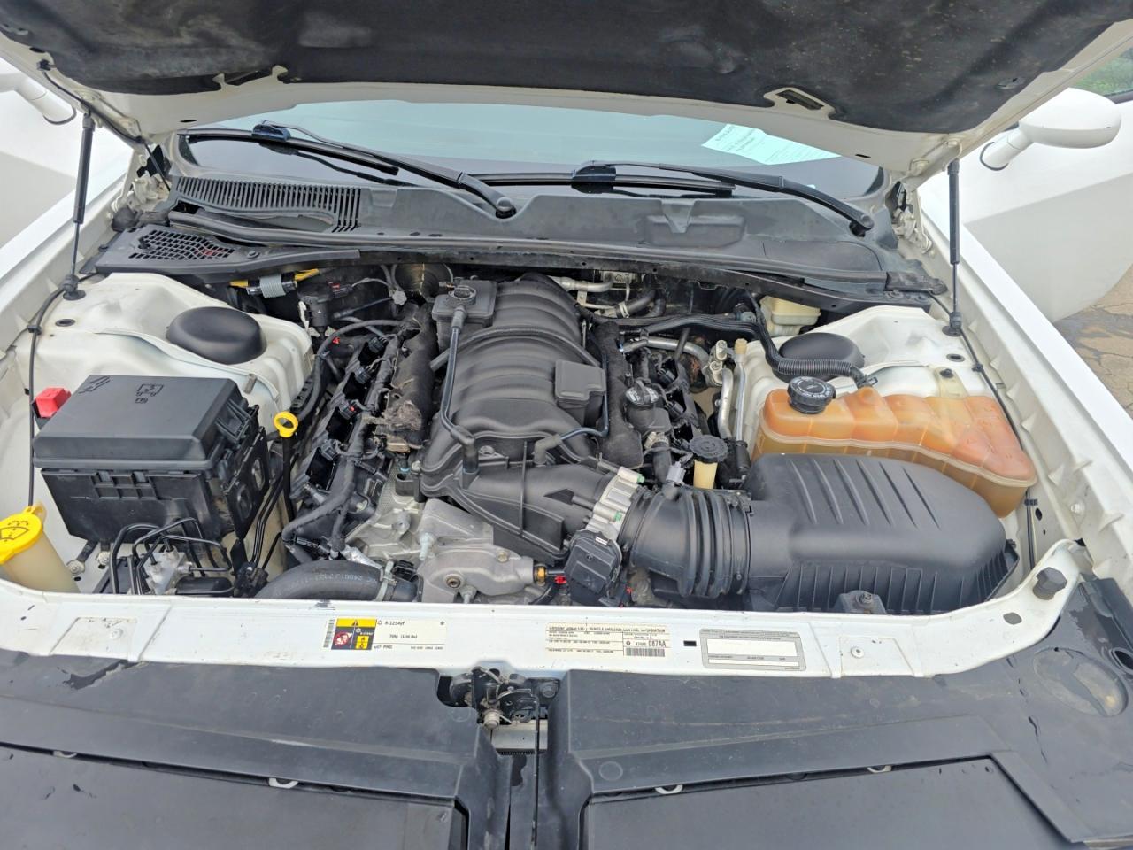 2014 Dodge Challenger Srt-8 - zdjęcie 7