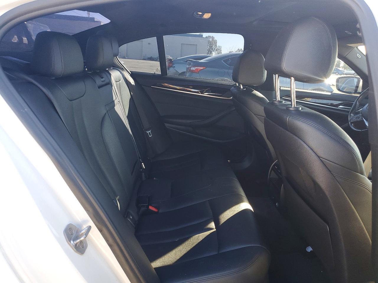 2018 BMW 530 I - zdjęcie 10