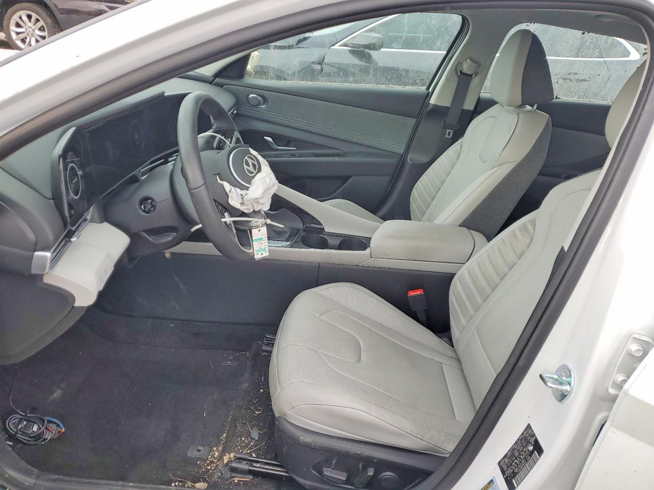 2025 Hyundai Elantra Hybrid Limited - zdjęcie 7