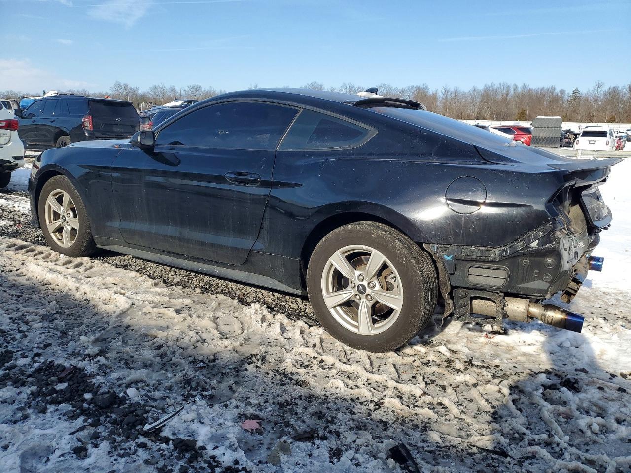 2020 Ford Mustang - zdjęcie 2
