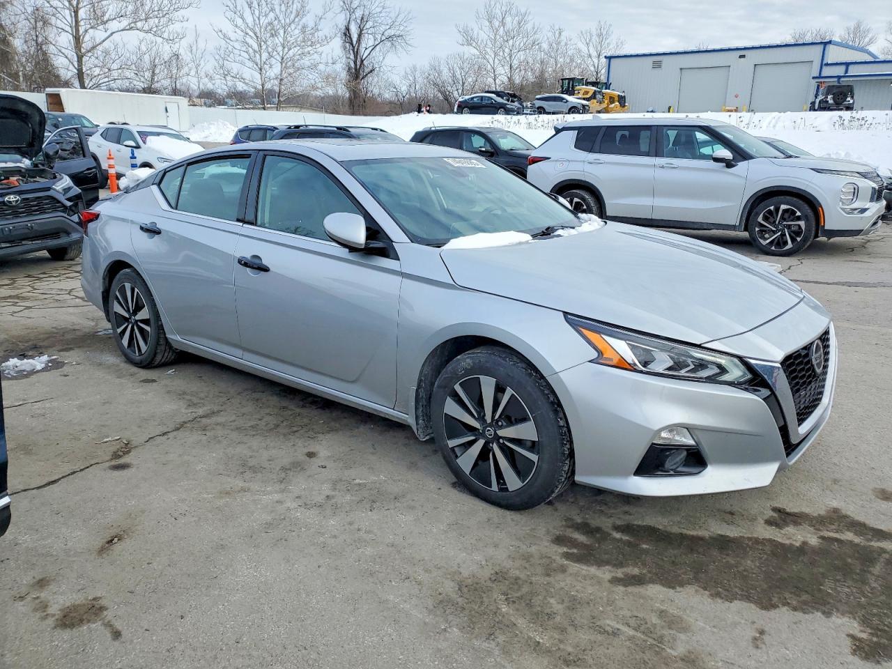 2021 Nissan Altima Sl - zdjęcie 4
