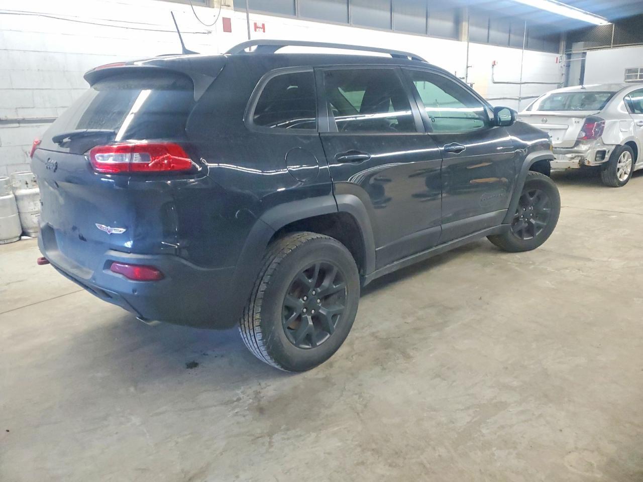 2016 Jeep Cherokee Trailhawk - zdjęcie 3