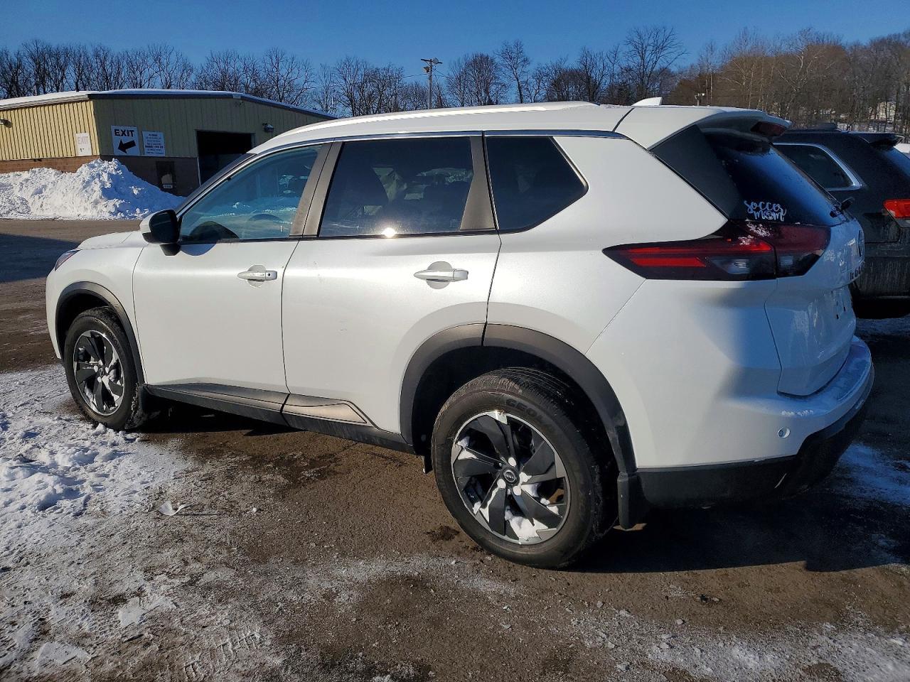 2025 Nissan Rogue Sv - zdjęcie 2