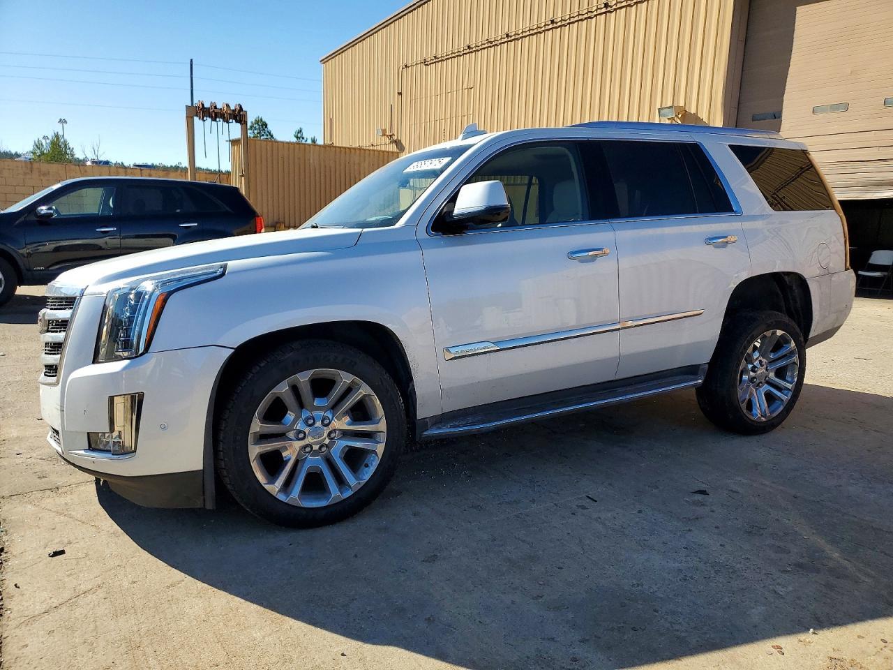 2018 Cadillac Escalade Luxury - zdjęcie główne