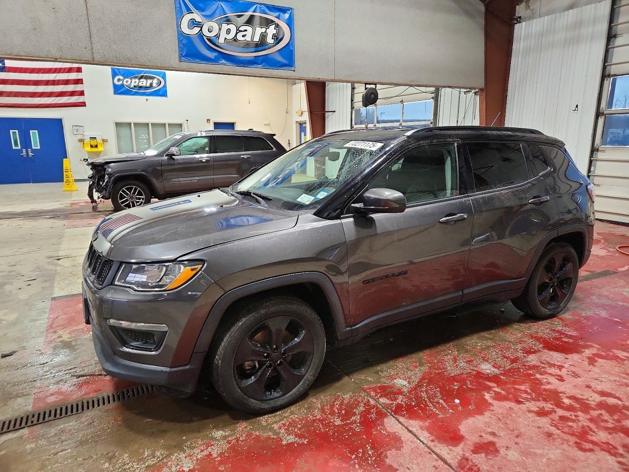 2019 Jeep Compass Latitude - zdjęcie główne