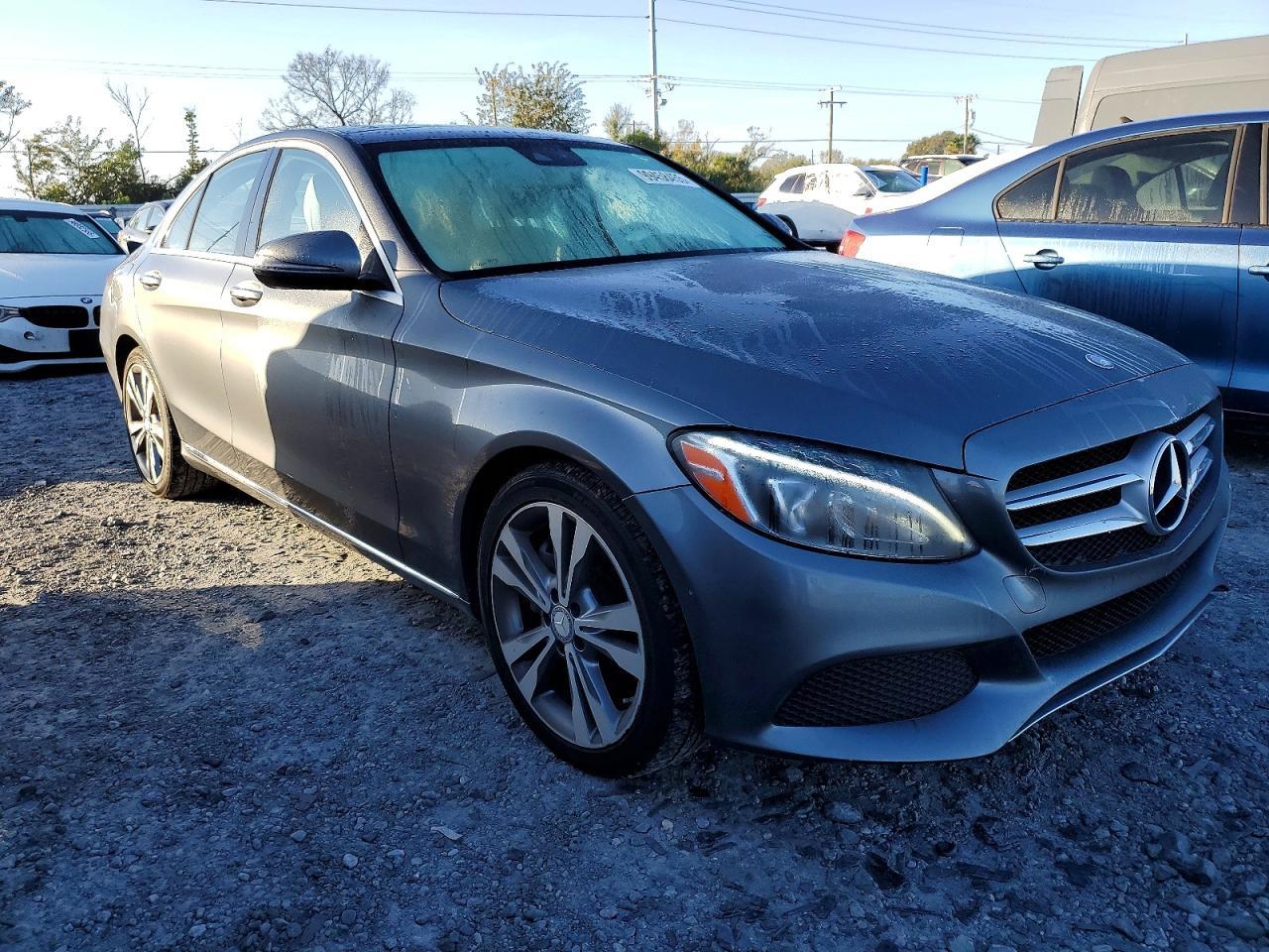 2017 Mercedes-Benz C 300 - zdjęcie 4