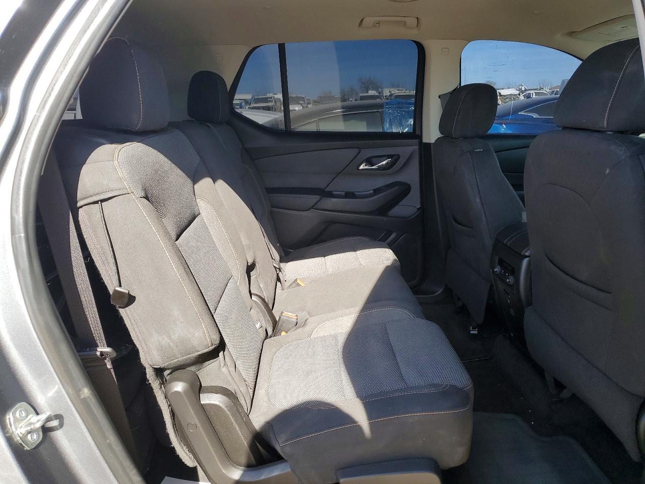 2020 Chevrolet Traverse Ls - zdjęcie 11