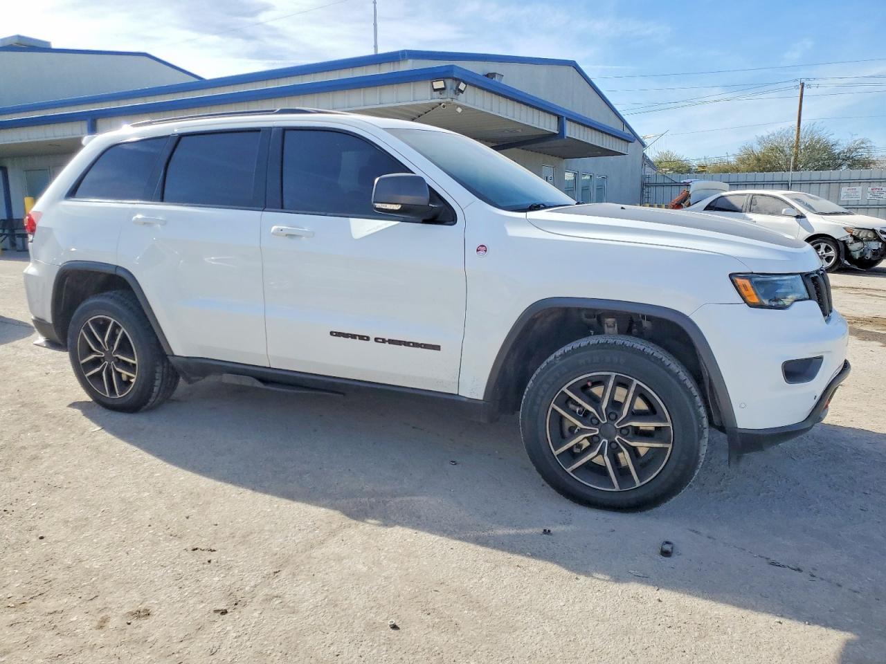 2021 Jeep Grand Cherokee Trailhawk - zdjęcie 4