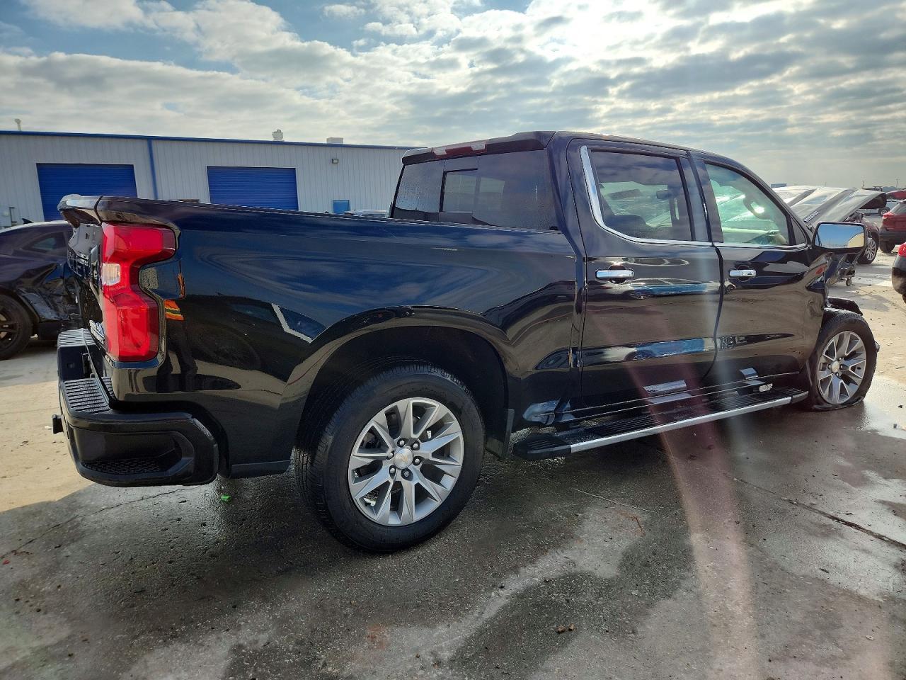 2021 Chevrolet Silverado K1500 High Country - zdjęcie 3
