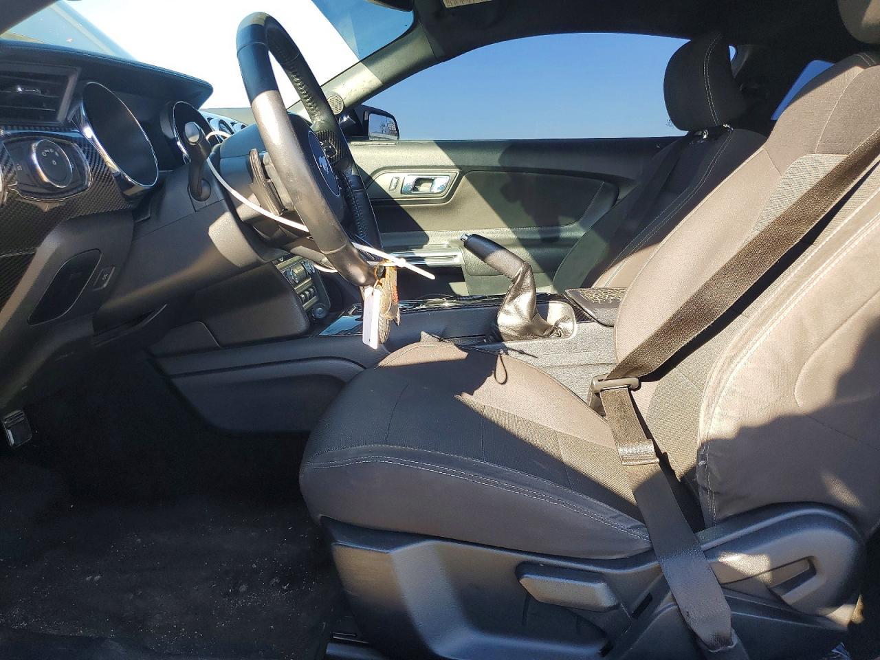 2016 Ford Mustang - zdjęcie 7