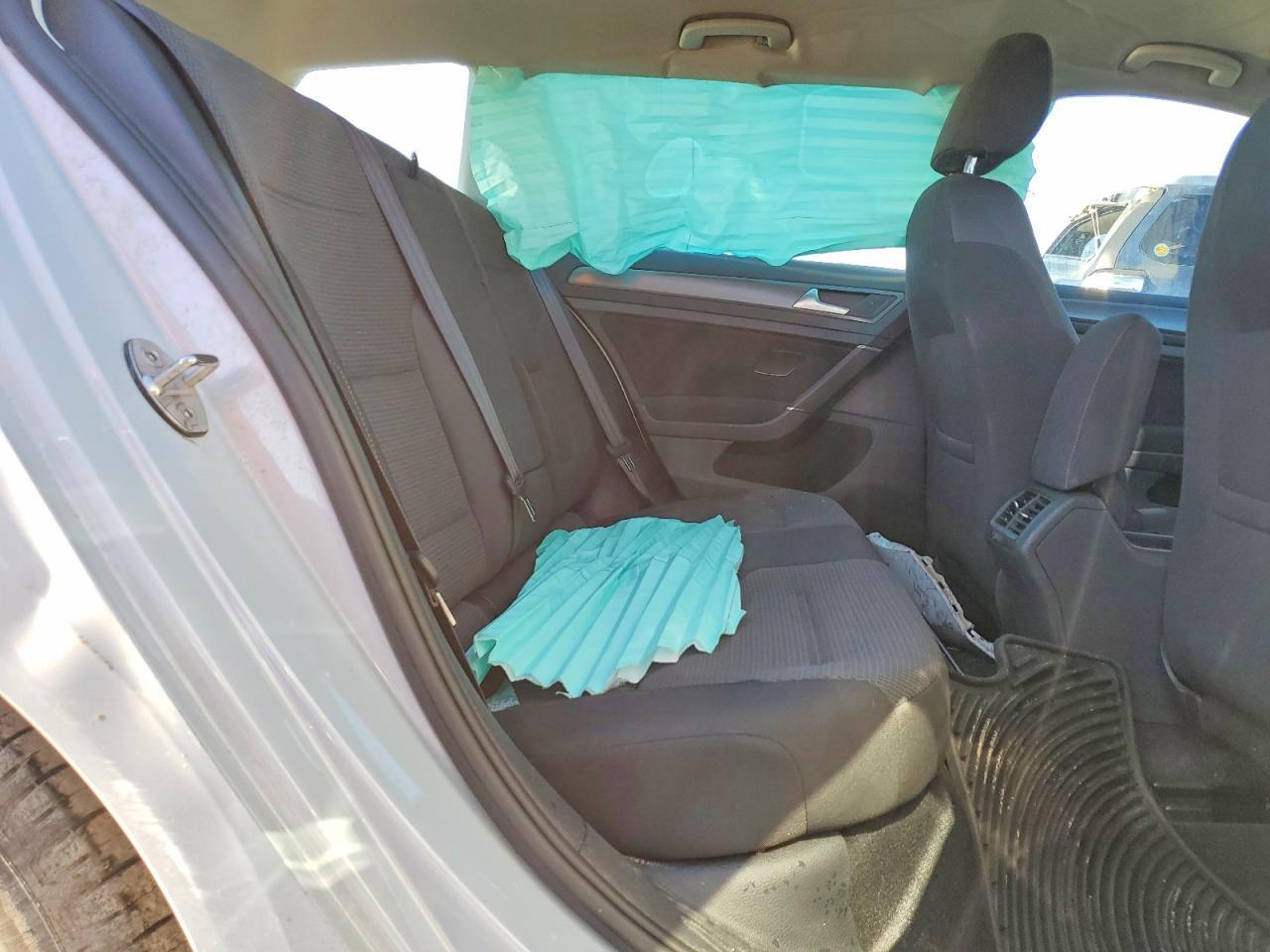 2019 Volkswagen Golf Sportwagen S - zdjęcie 11